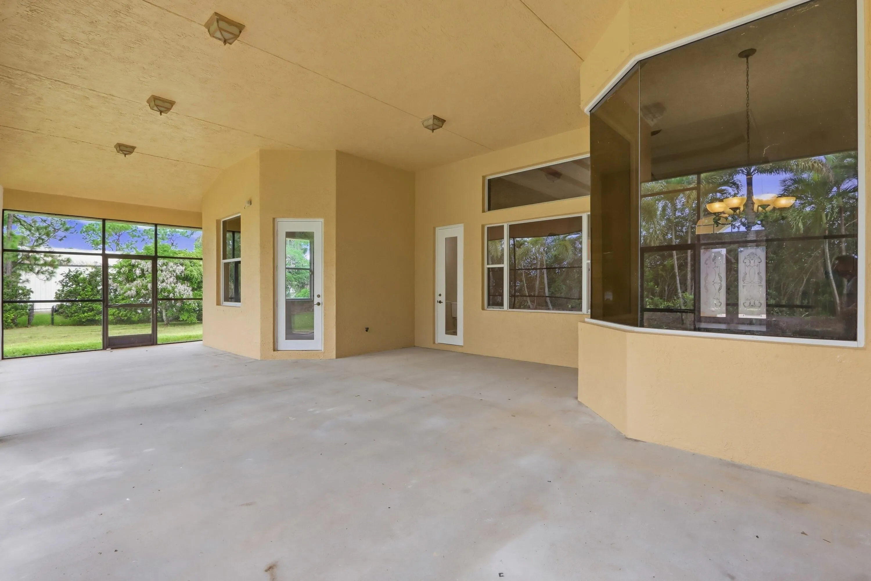 59_screened porch