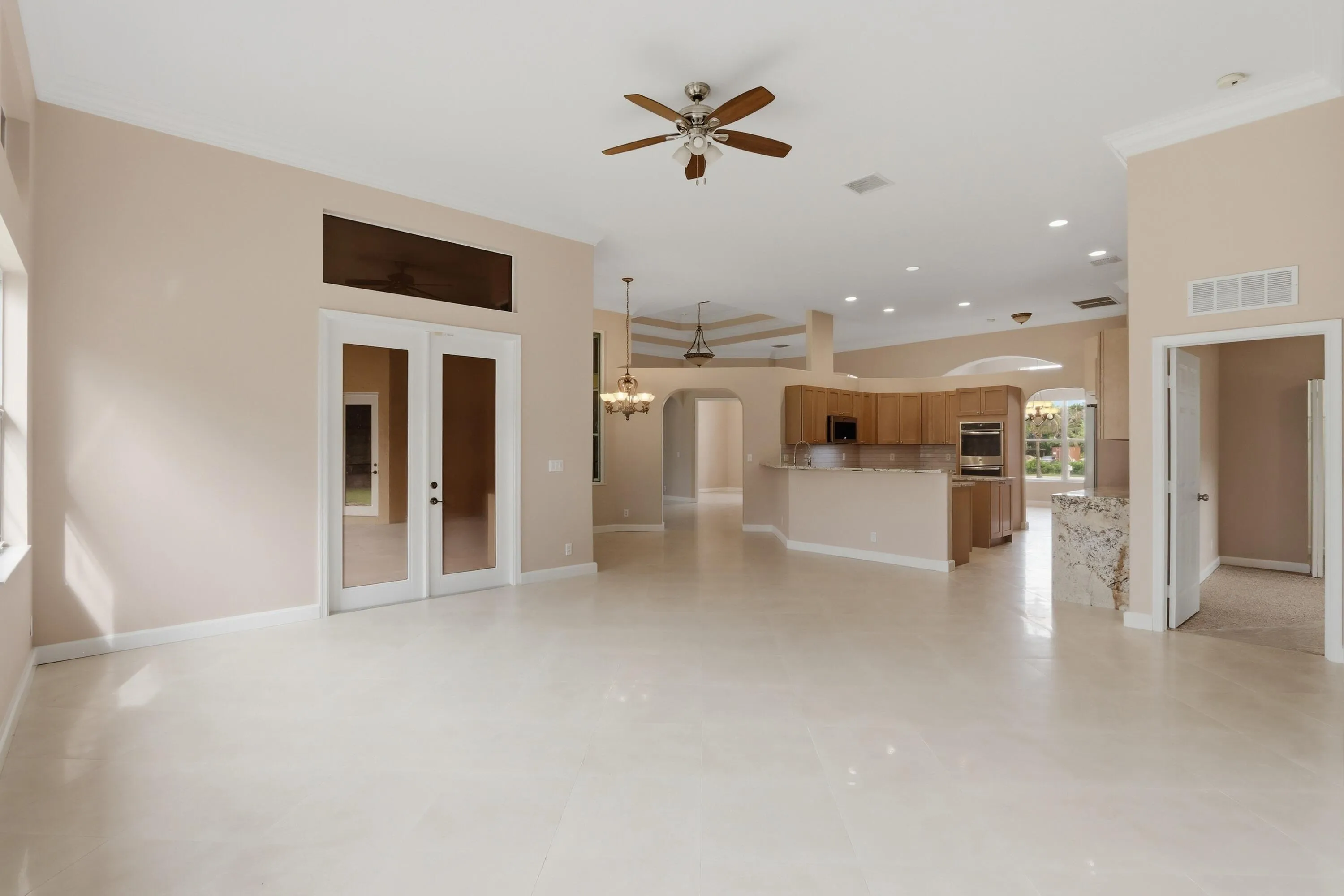 20_family room