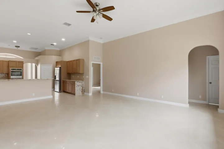 21_family room