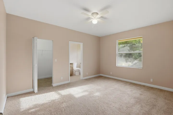 47_bedroom