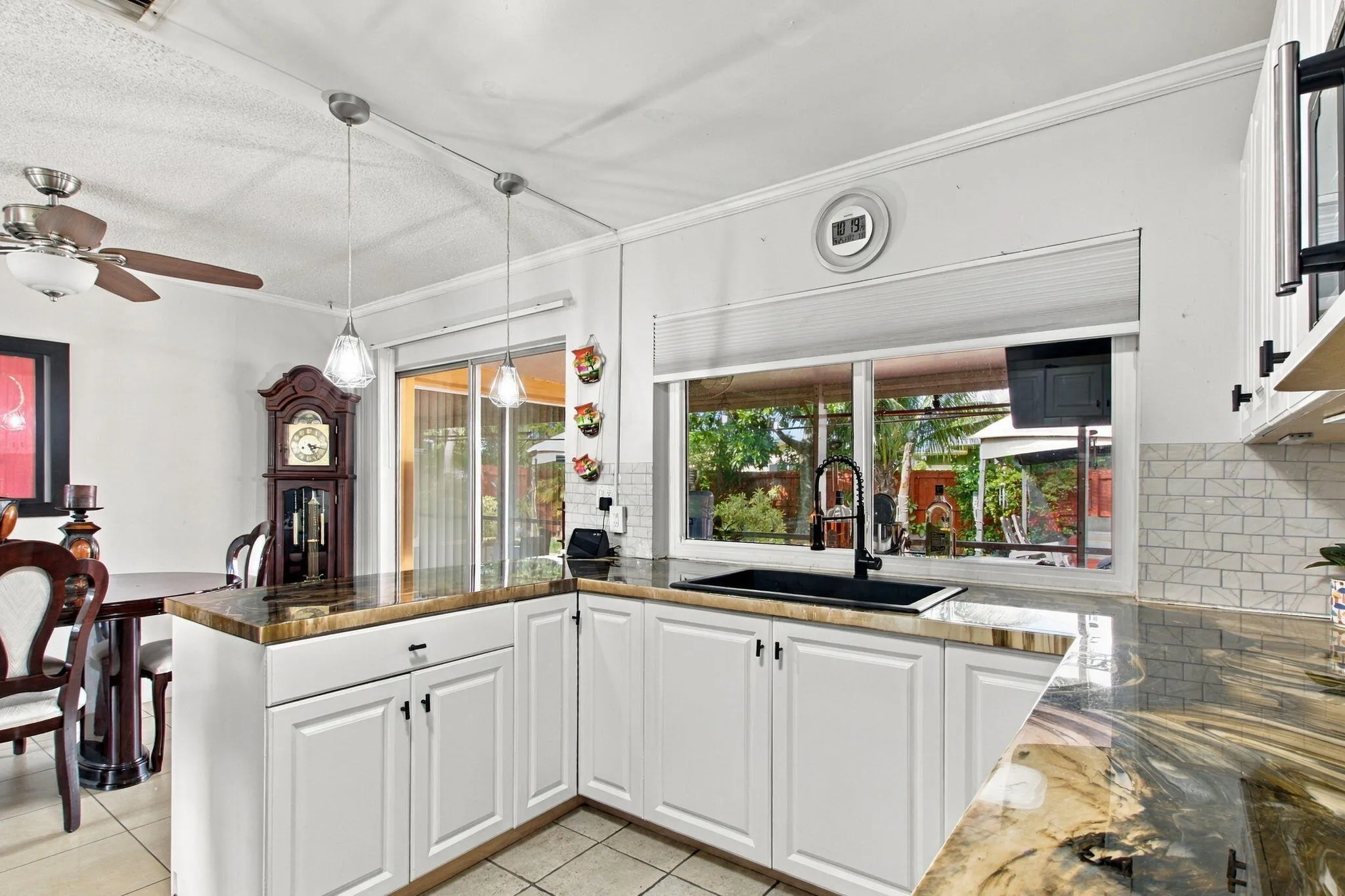 10-web-or-mls-975-nw-69th-ave