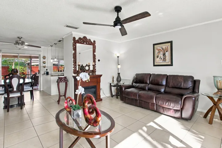 7-web-or-mls-975-nw-69th-ave