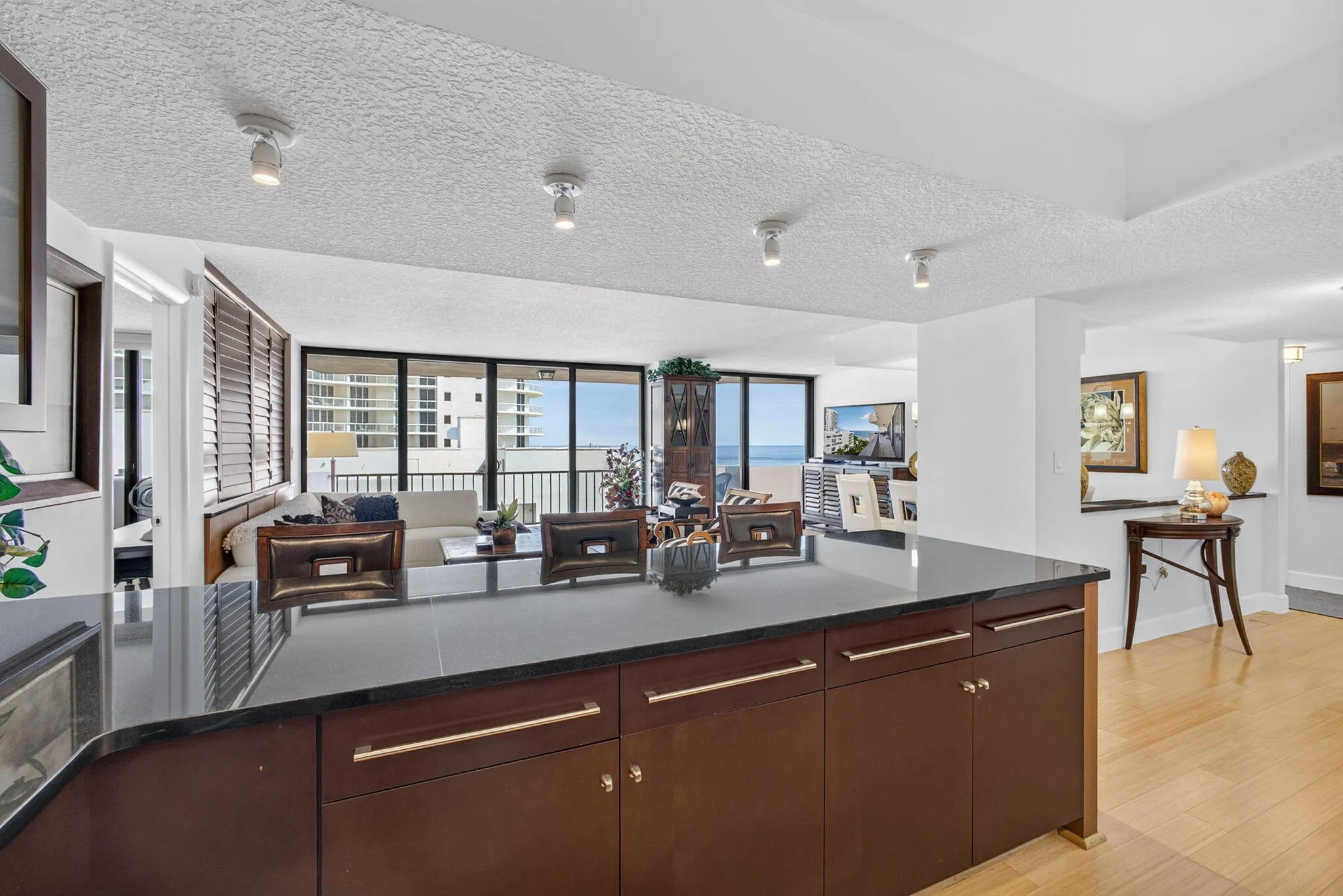 Kitchen Bar