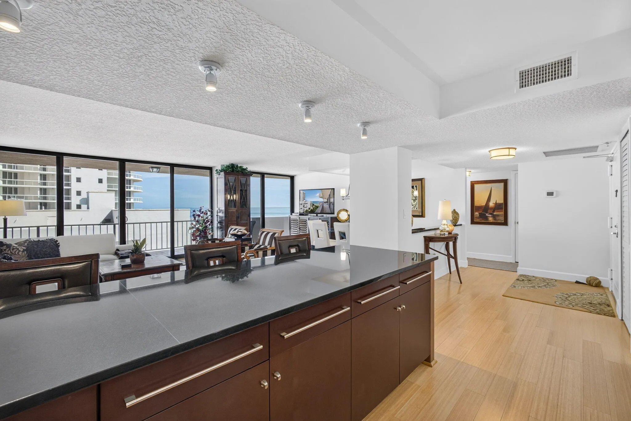 Kitchen Bar