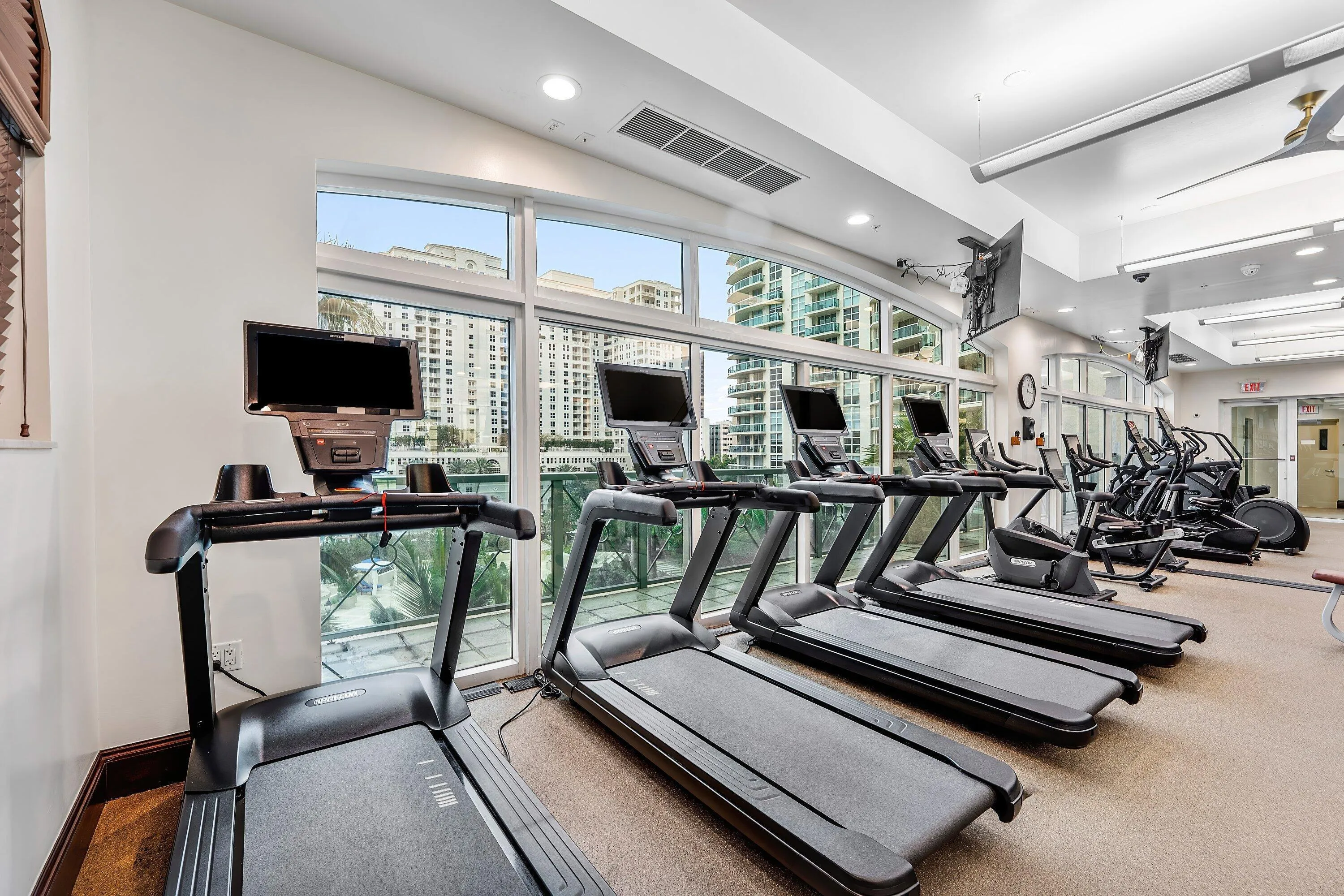 041-411NorthNewRiverDriveEast-FortLauder