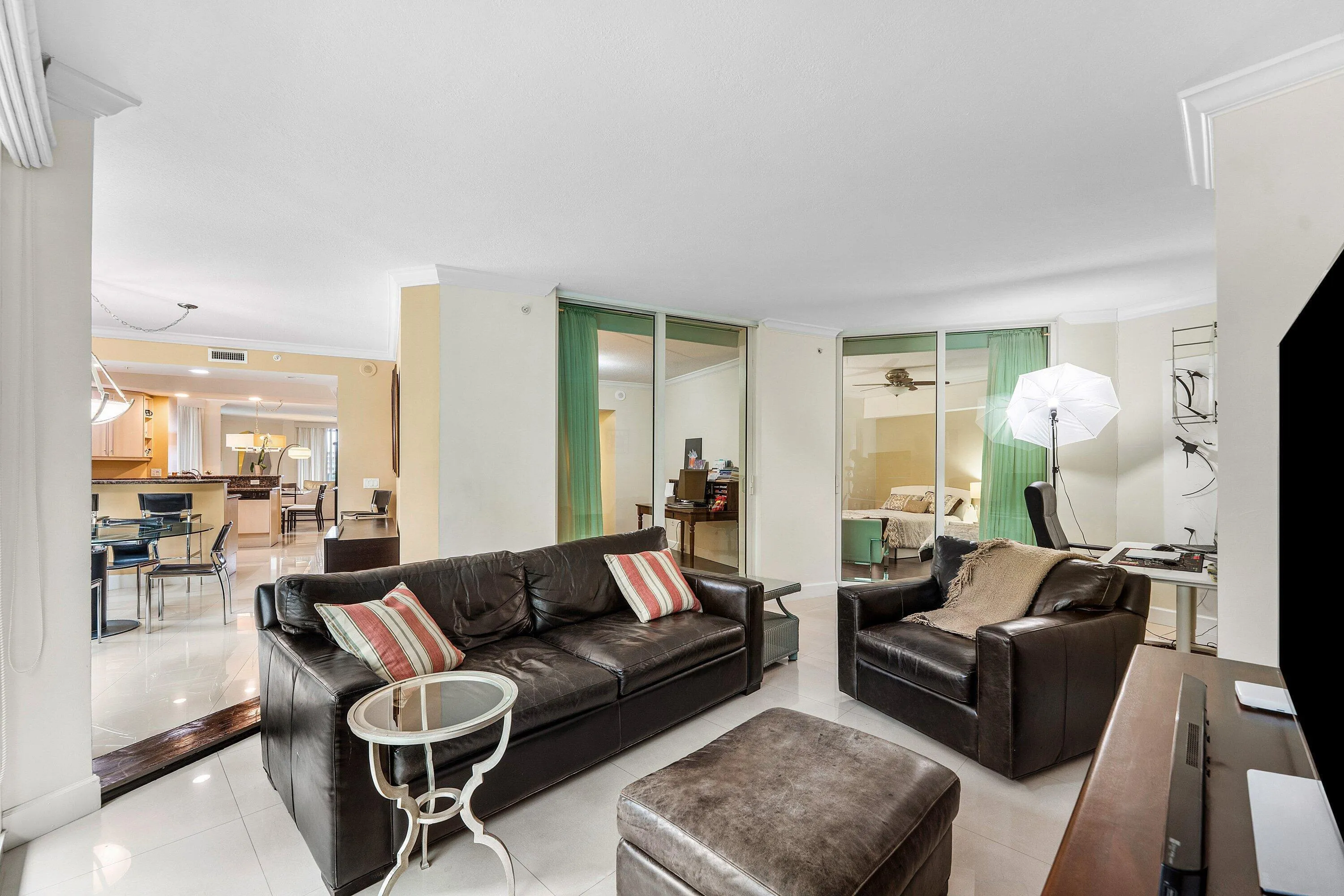 008-411NorthNewRiverDriveEast-FortLauder