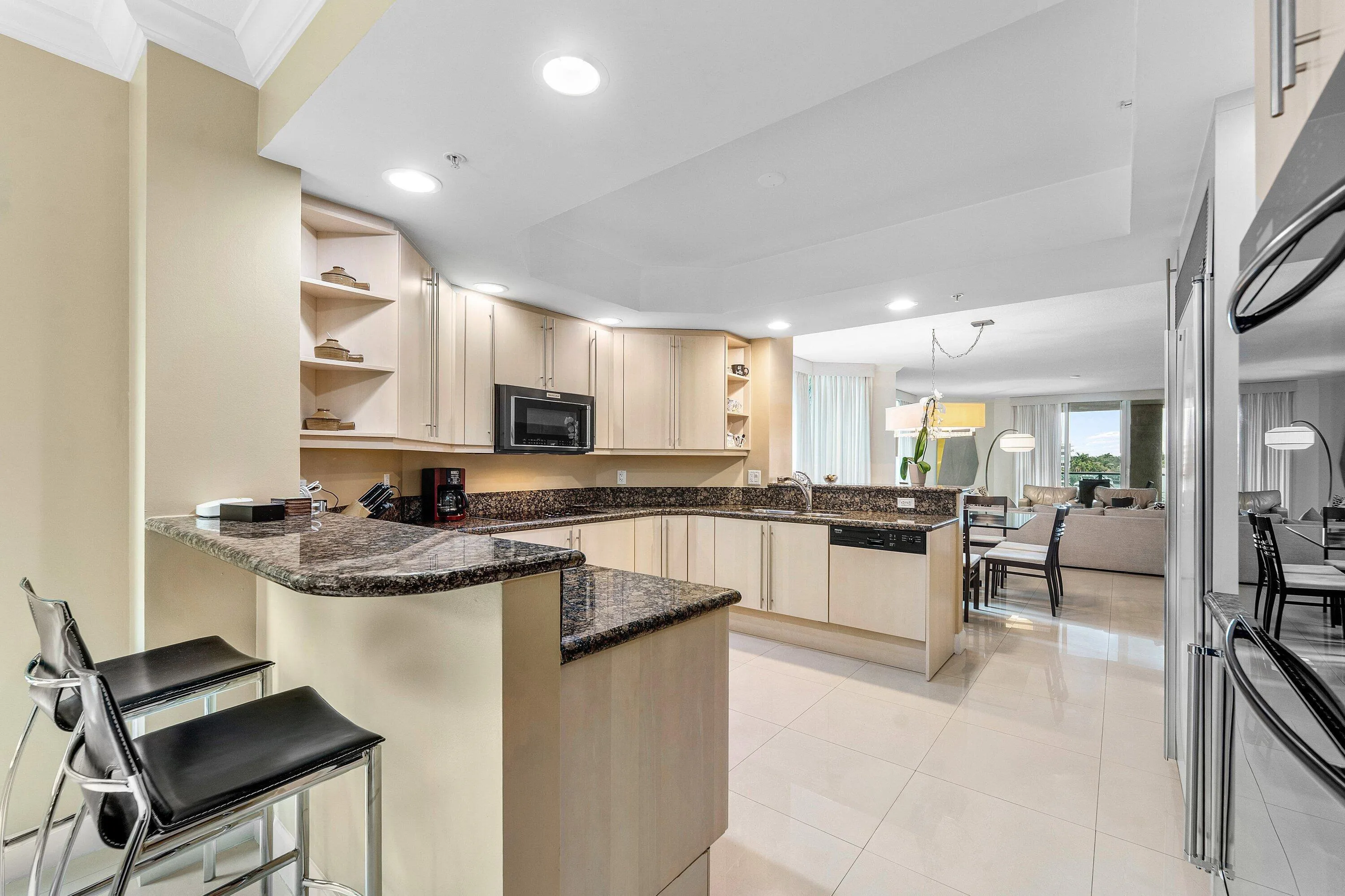 012-411NorthNewRiverDriveEast-FortLauder