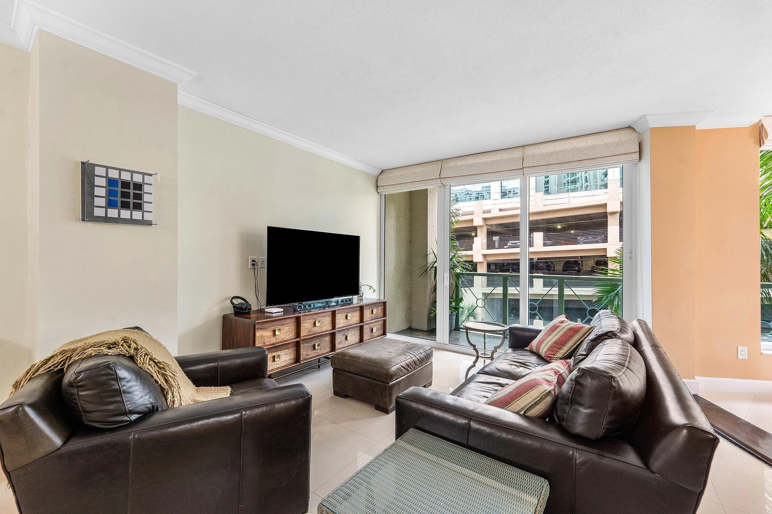 006-411NorthNewRiverDriveEast-FortLauder