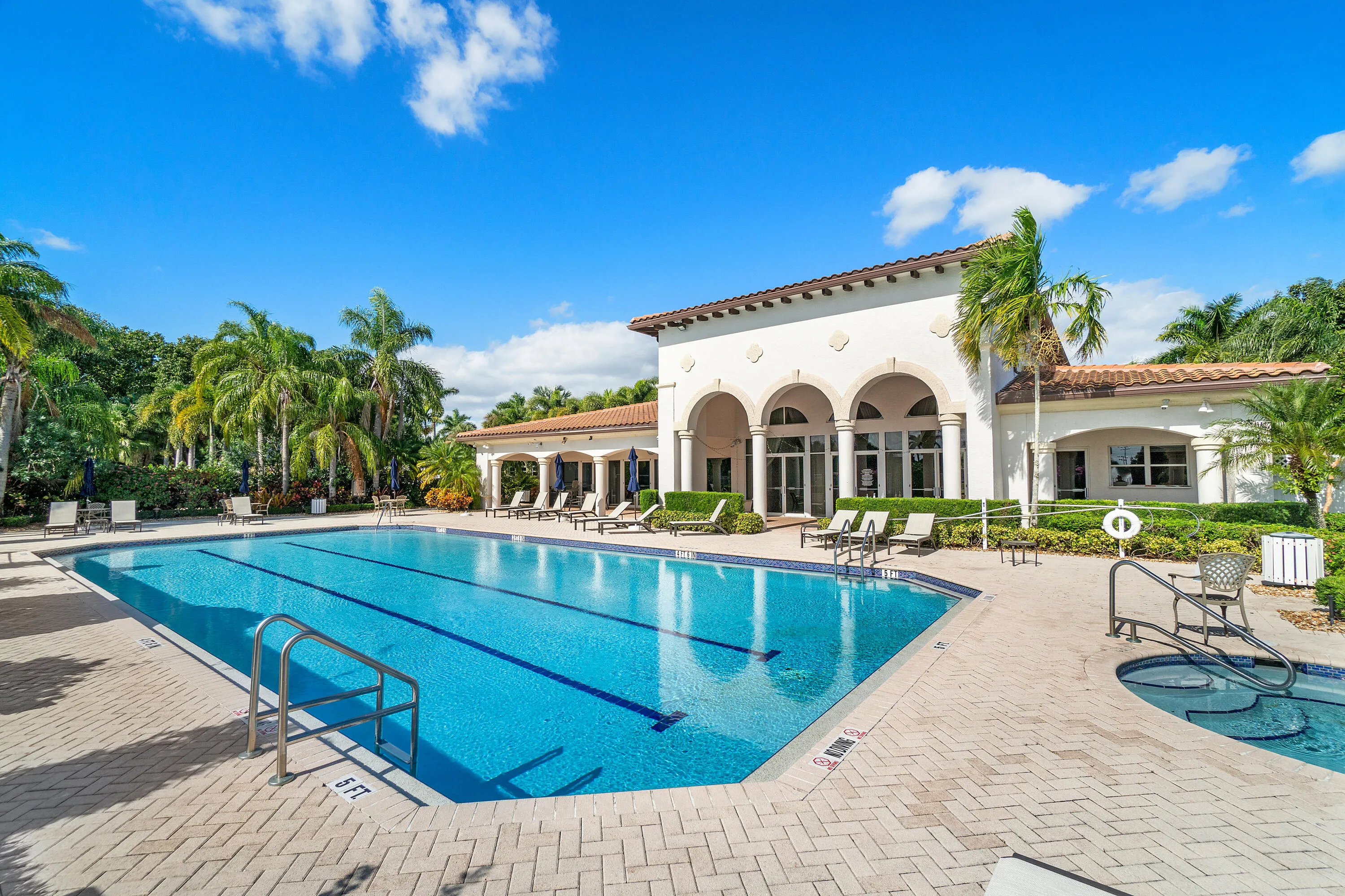 Clubhouse pool 2