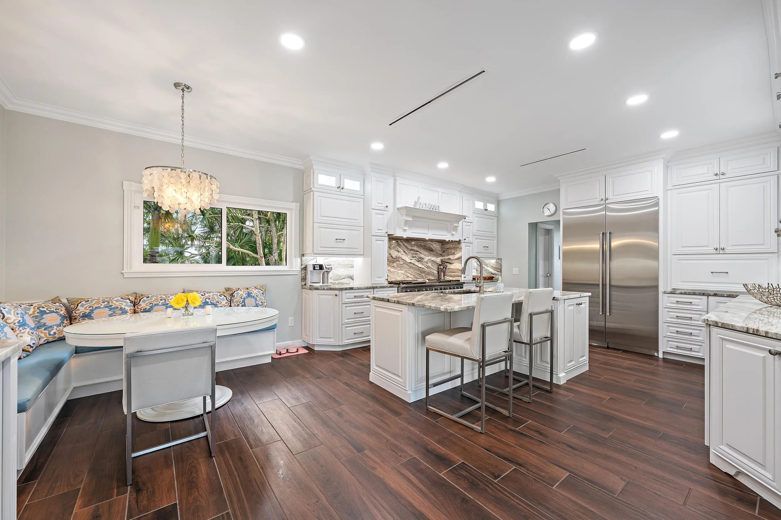 Kitchen Island and separate eat in nook