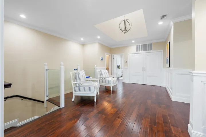Upstairs - Sitting Area