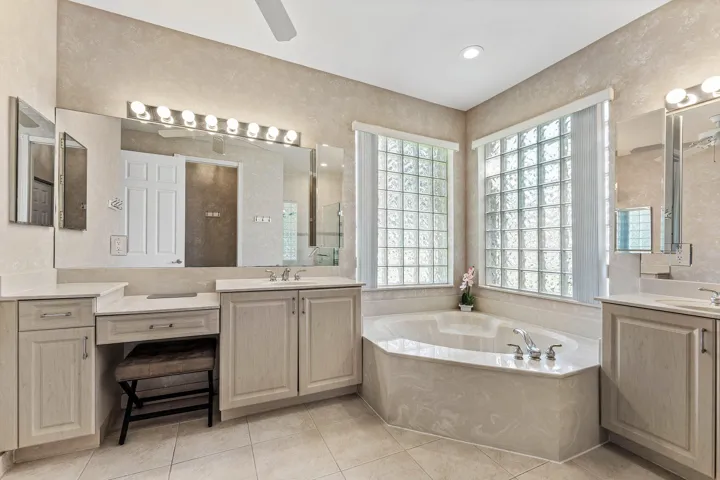 031-7803SundialHarborPoint-LakeWorth-FL-