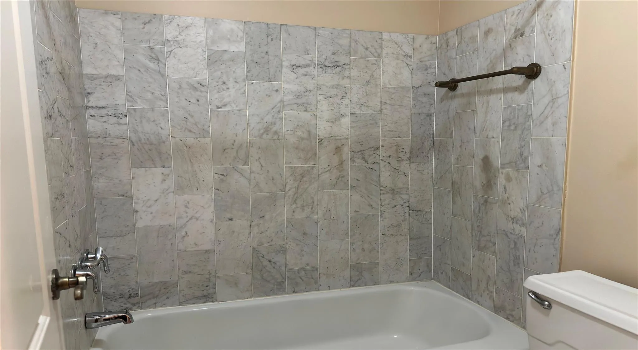 master bath with tub