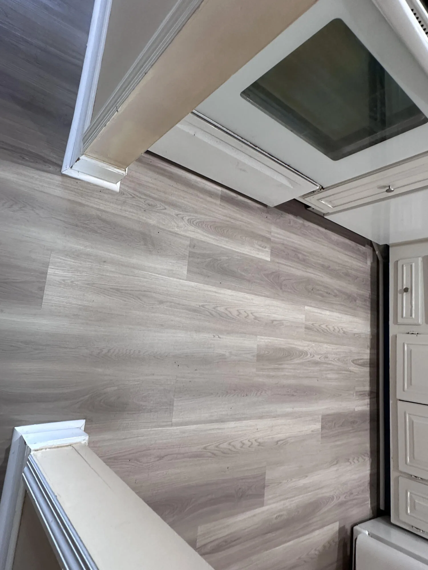 New Flooring throuhout