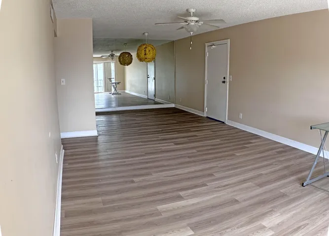 Living room/dining room