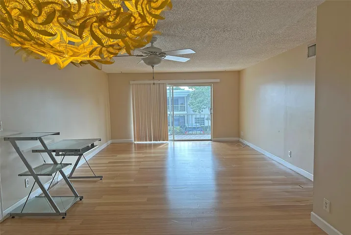 New Flooring throuhout