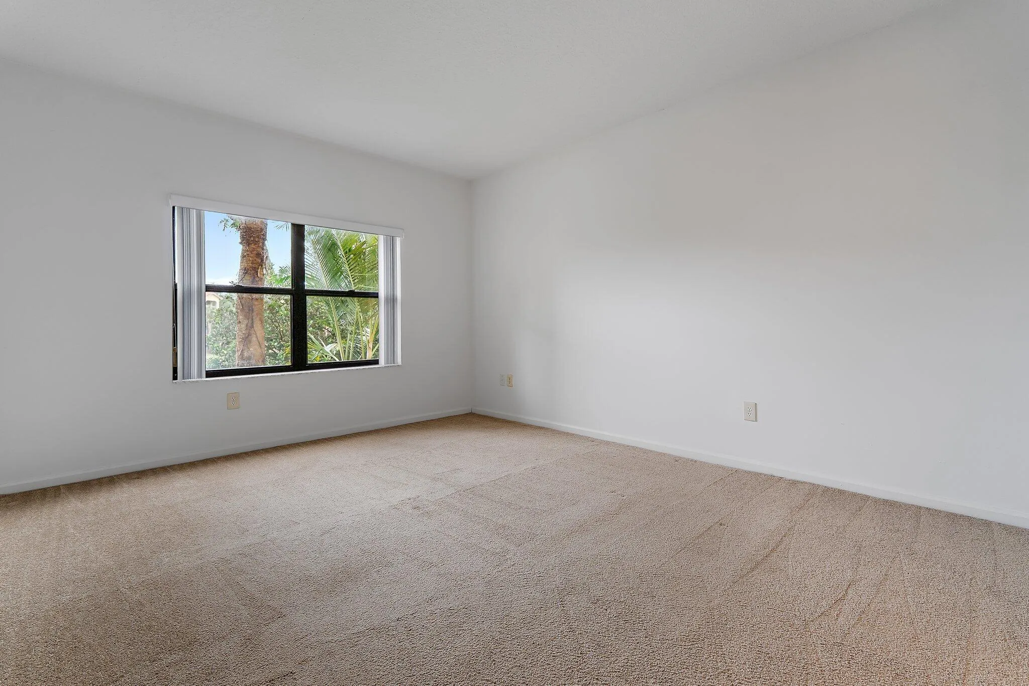 022-300UnoLagoDrive-204-JunoBeach-FL-334