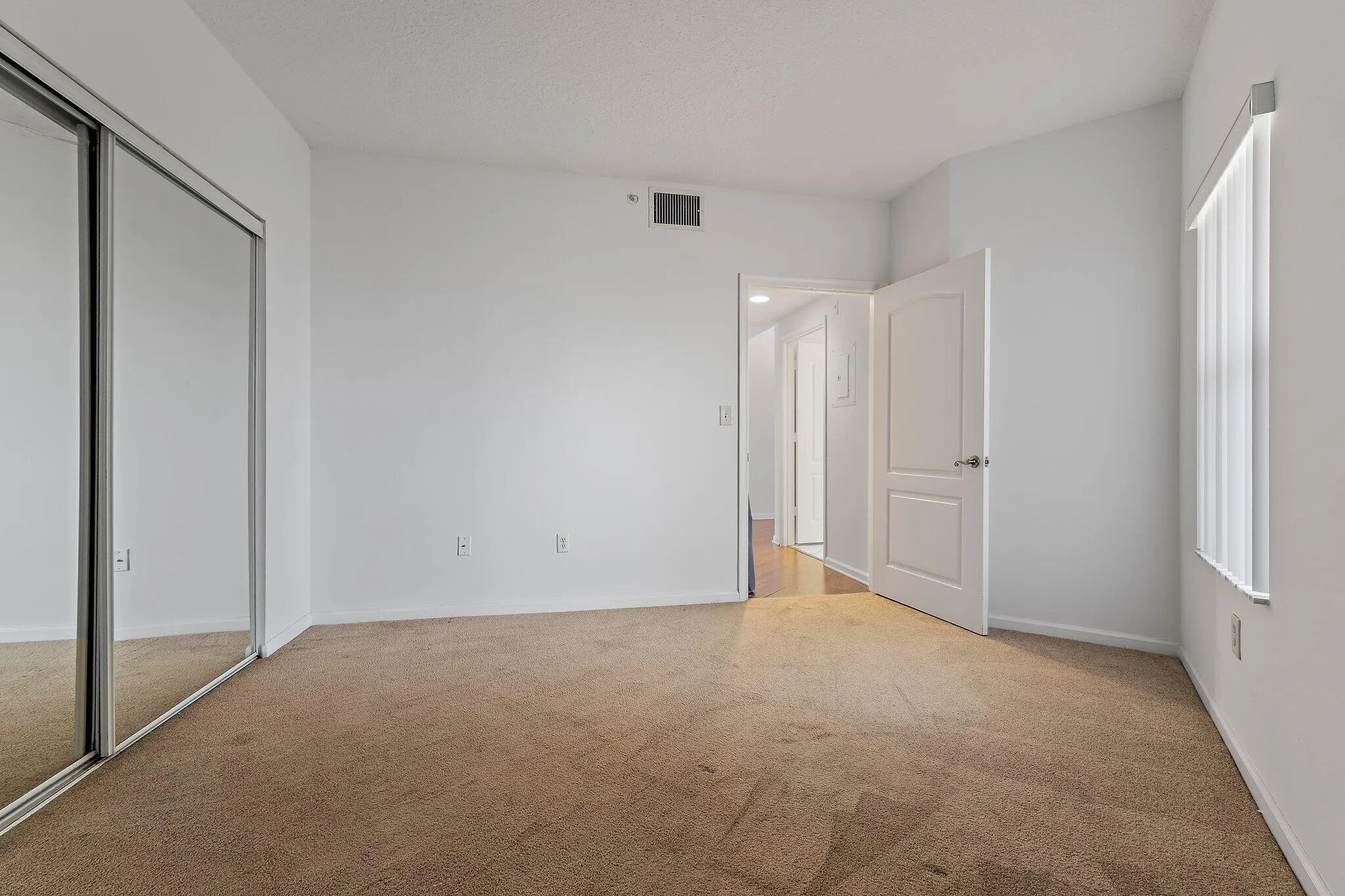 011-300UnoLagoDrive-204-JunoBeach-FL-334