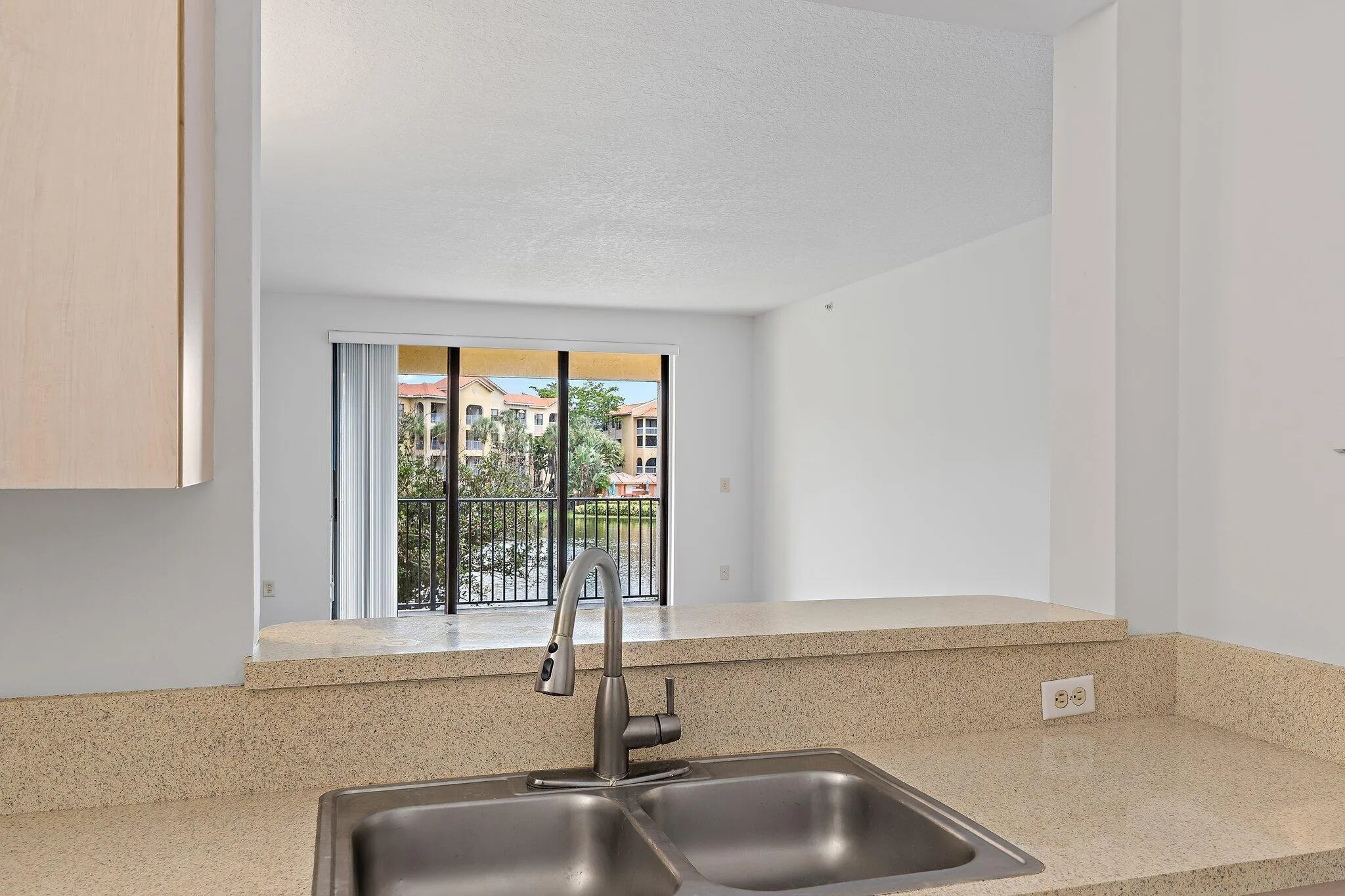016-300UnoLagoDrive-204-JunoBeach-FL-334