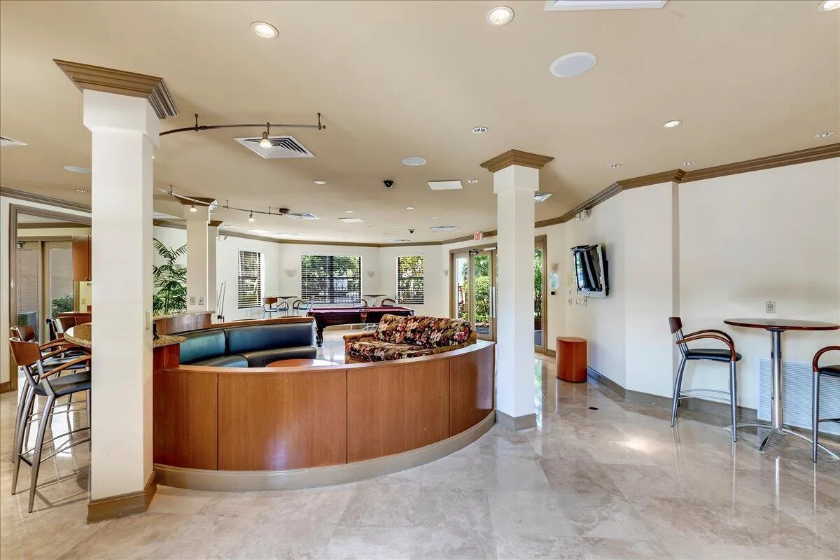 11-300 Uno Lago Dr #302 (19)