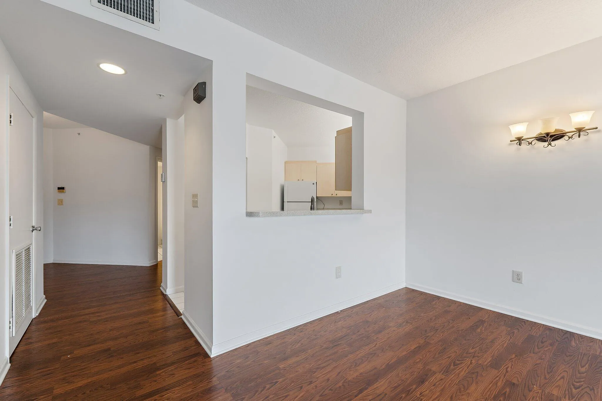 019-300UnoLagoDrive-204-JunoBeach-FL-334
