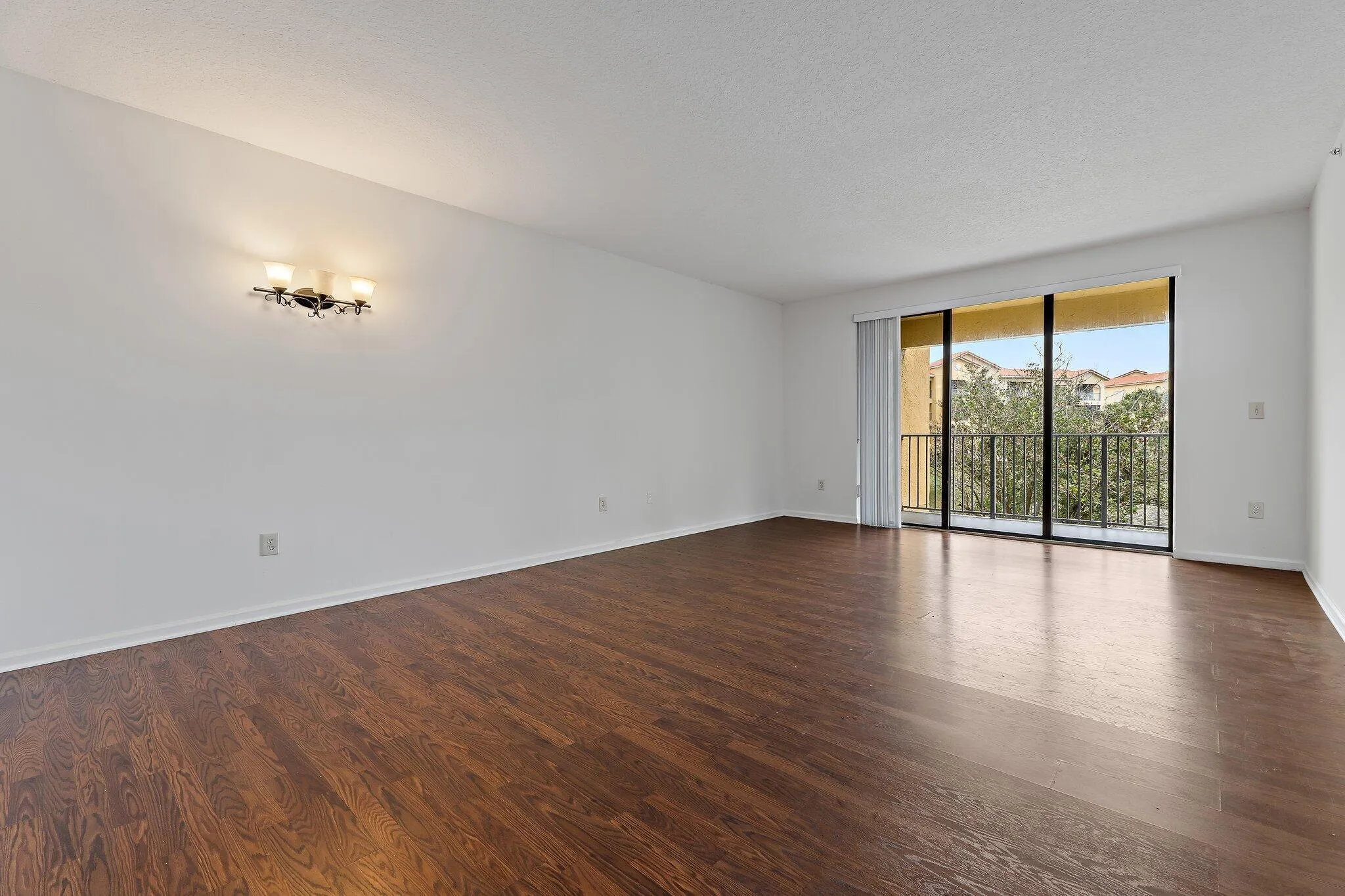 017-300UnoLagoDrive-204-JunoBeach-FL-334