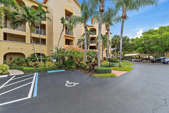 003-300UnoLagoDrive-204-JunoBeach-FL-334