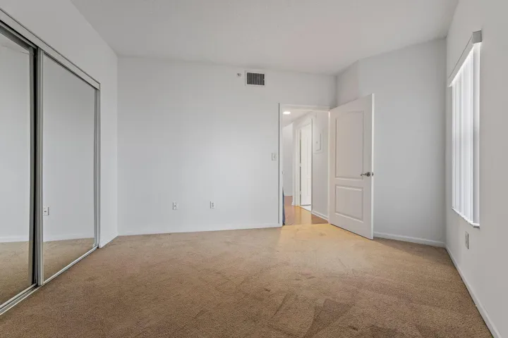 011-300UnoLagoDrive-204-JunoBeach-FL-334