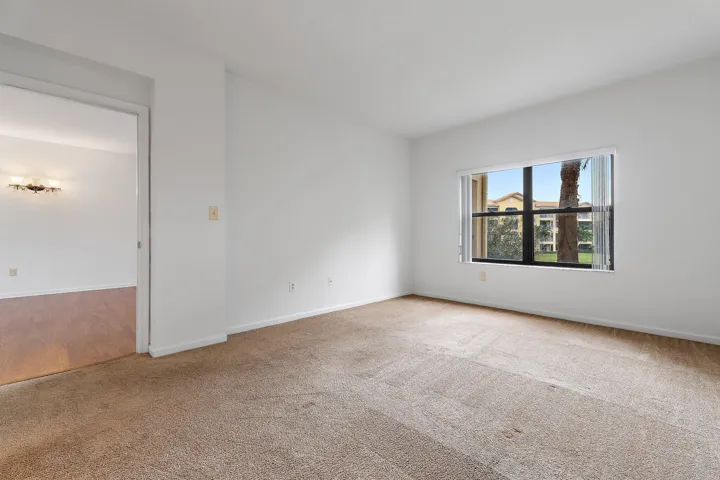 023-300UnoLagoDrive-204-JunoBeach-FL-334