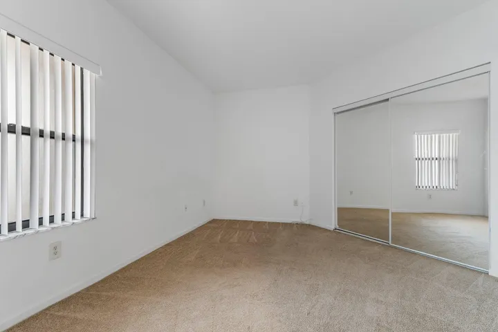 009-300UnoLagoDrive-204-JunoBeach-FL-334