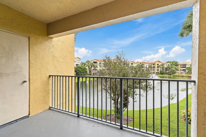 029-300UnoLagoDrive-204-JunoBeach-FL-334