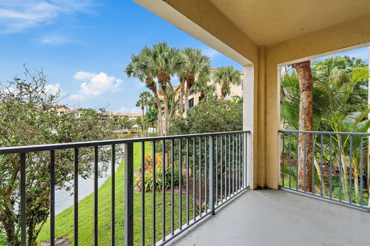 030-300UnoLagoDrive-204-JunoBeach-FL-334