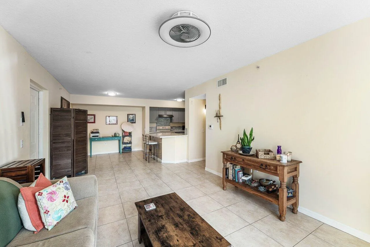 013-603VillaCircle-BoyntonBeach-FL-33435