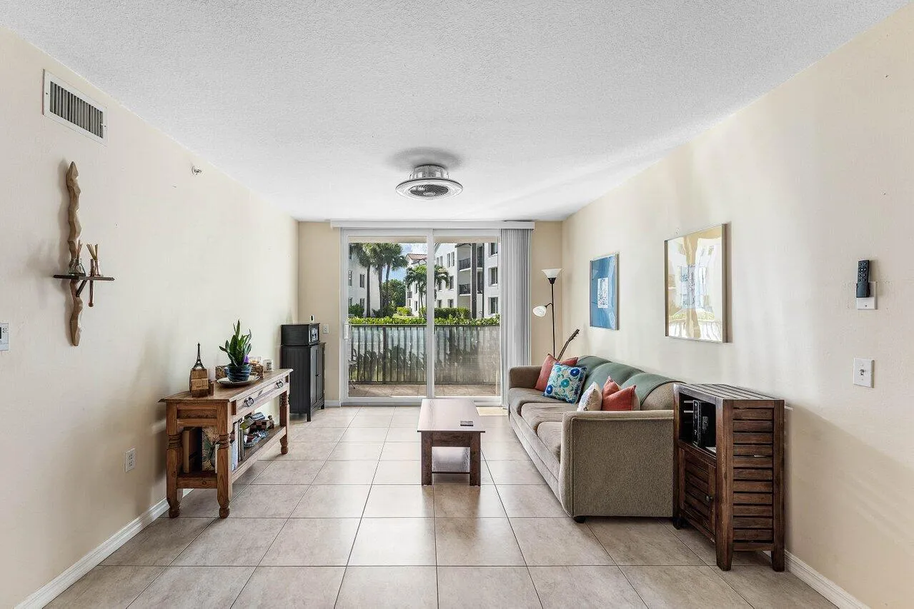 011-603VillaCircle-BoyntonBeach-FL-33435