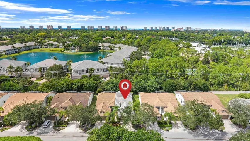 Villa 8033 San Vista Circle