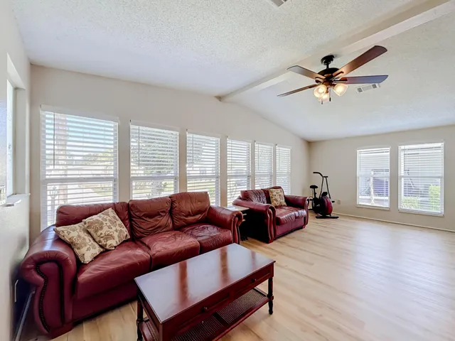 910 Orchid Street-20