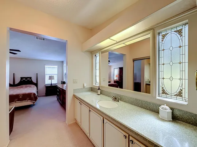910 Orchid Street-39