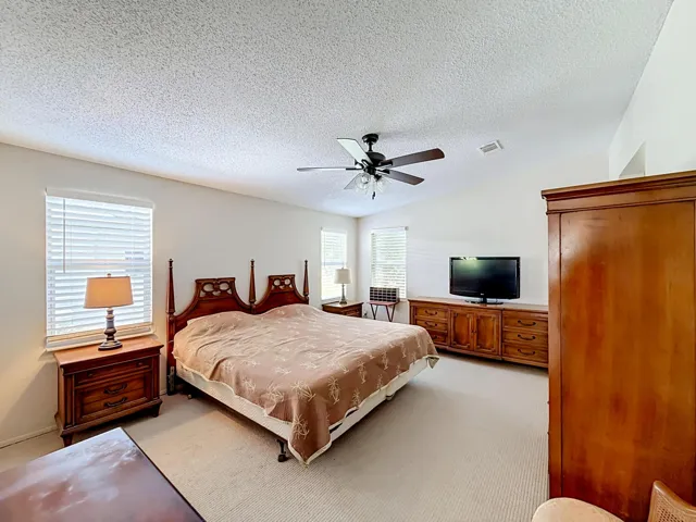 910 Orchid Street-34
