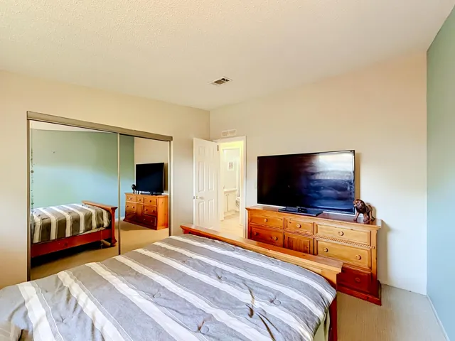 910 Orchid Street-42