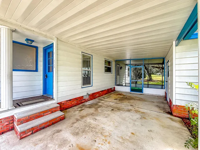 910 Orchid Street-16