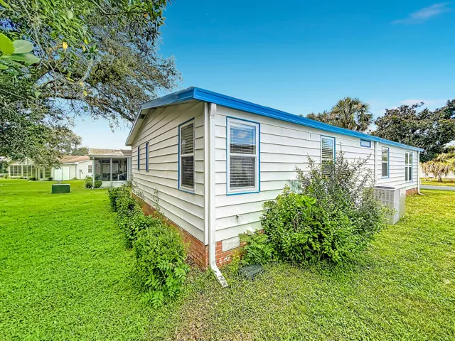 910 Orchid Street-52