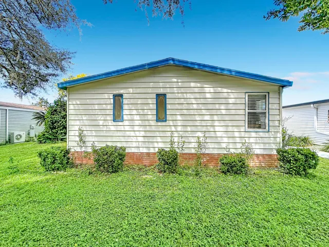 910 Orchid Street-51
