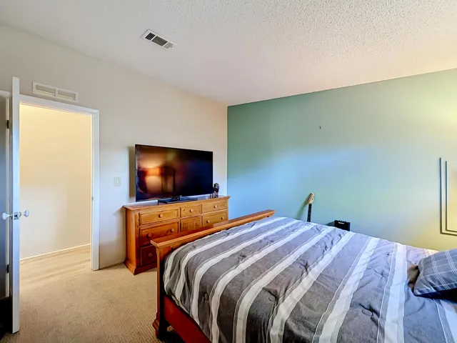 910 Orchid Street-40