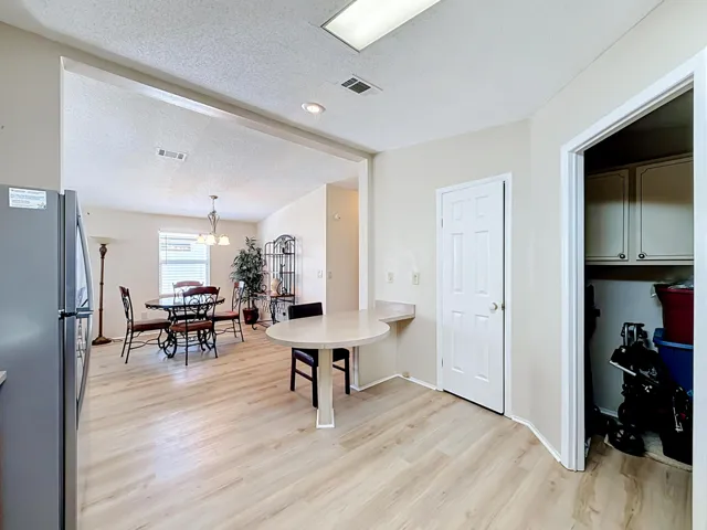 910 Orchid Street-32