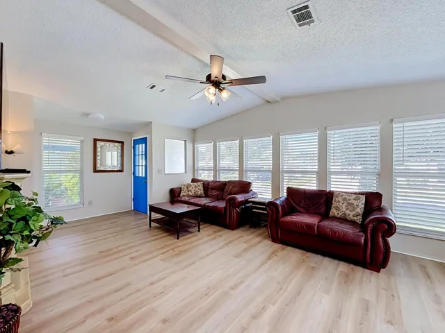 910 Orchid Street-22