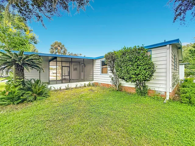 910 Orchid Street-50