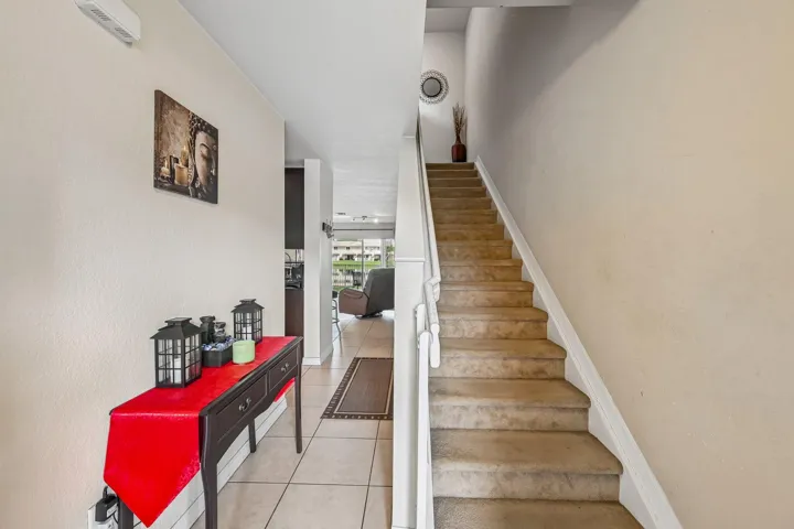 Shonda Jackson Stairs & Entry Way