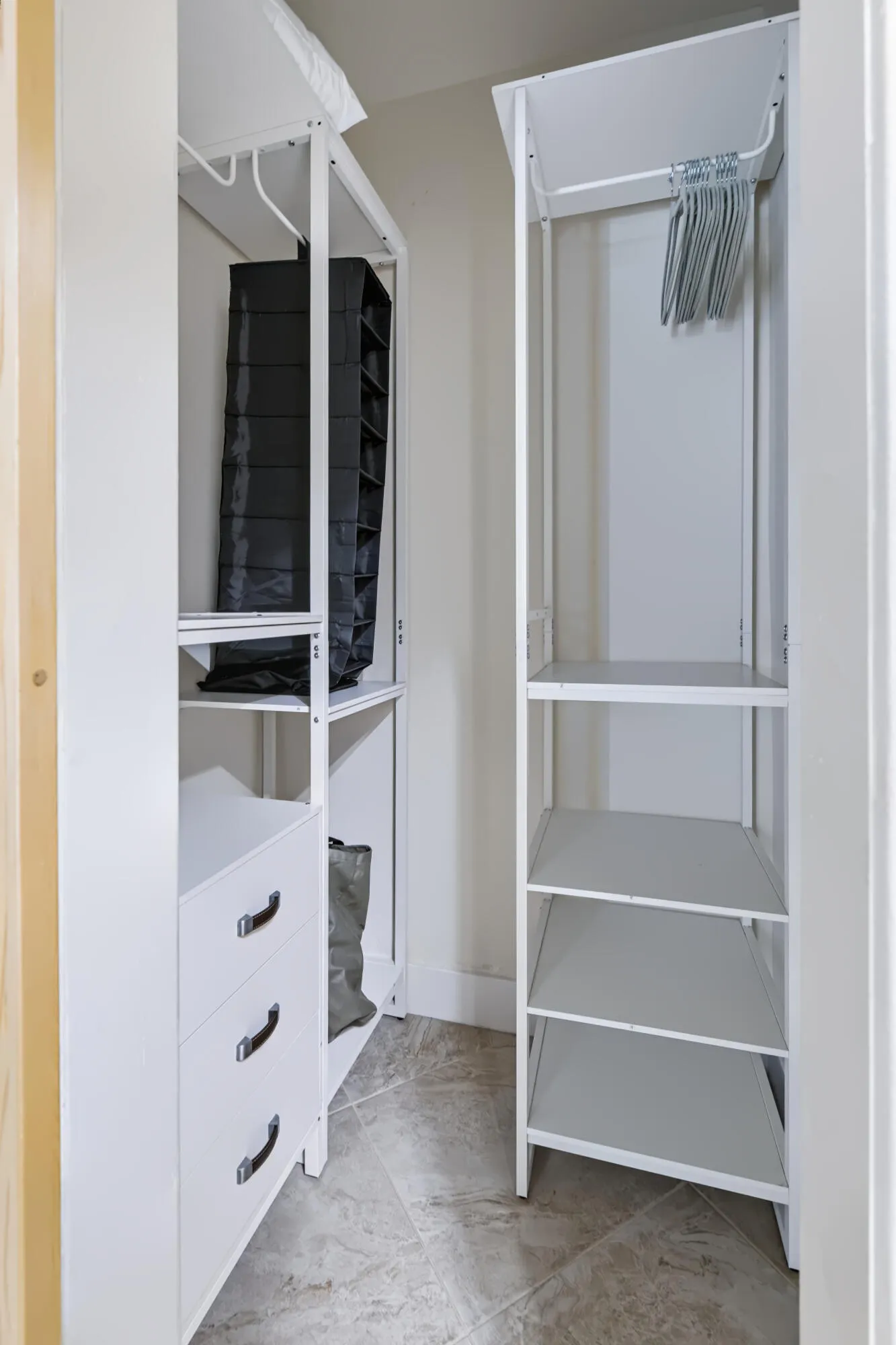 27 Den - Closet