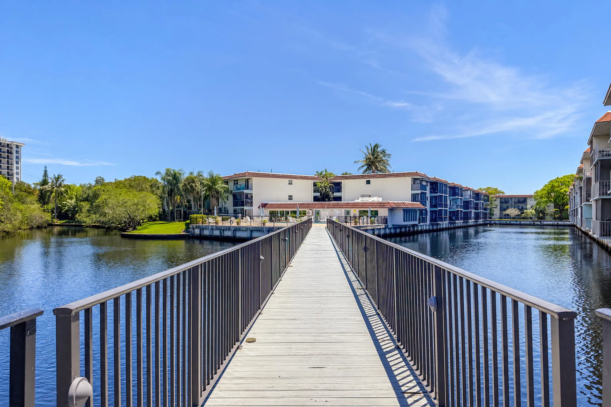 36 Bridge to Clubhouse