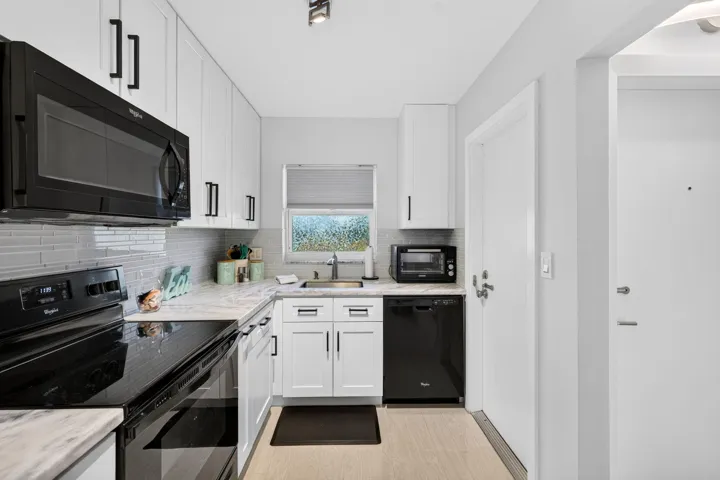 14 Kitchen